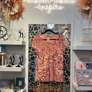 Cha Cha Vente Pink Geometric Short Sleeve Top